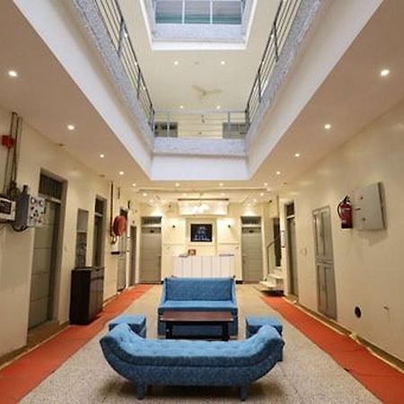 Amrit Hotel Ню Делхи Екстериор снимка