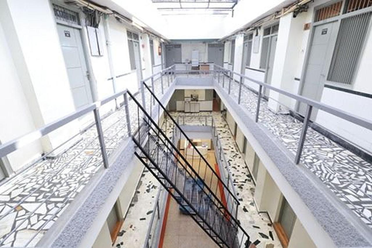 Amrit Hotel Ню Делхи Екстериор снимка